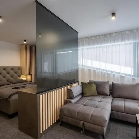 샬레 Malino & Residences - *